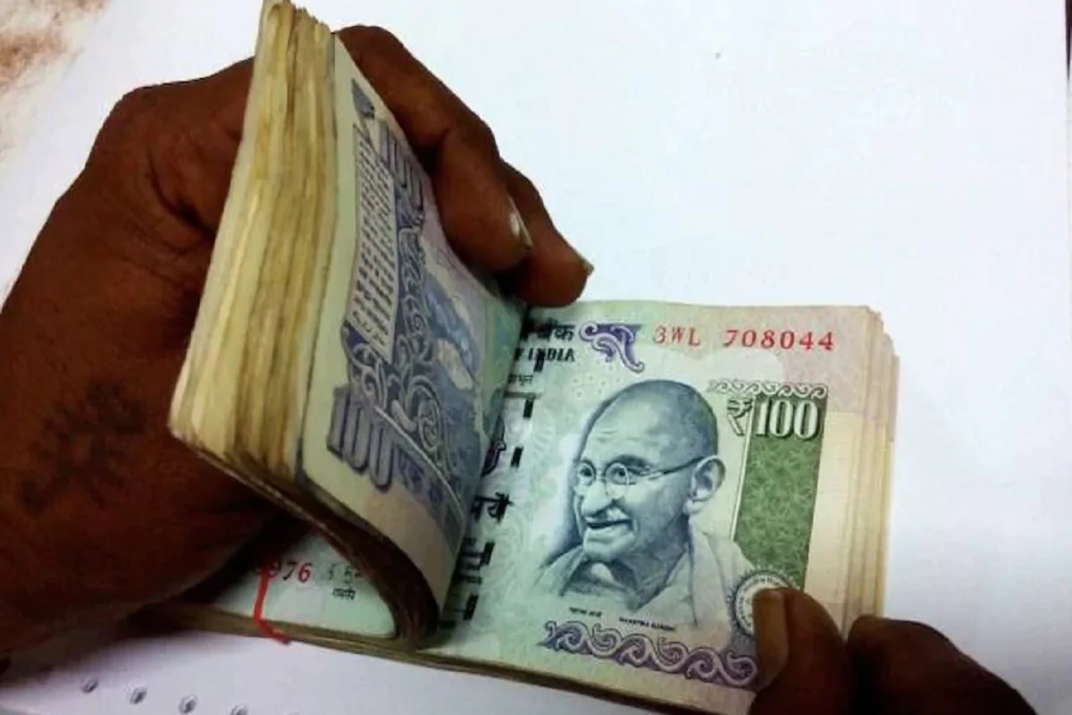 खूशखबर! या दोन बँका 31 मार्चपर्यंत ज्येष्ठ नागरिकांना FD वर देणार भरपूर रिटर्न