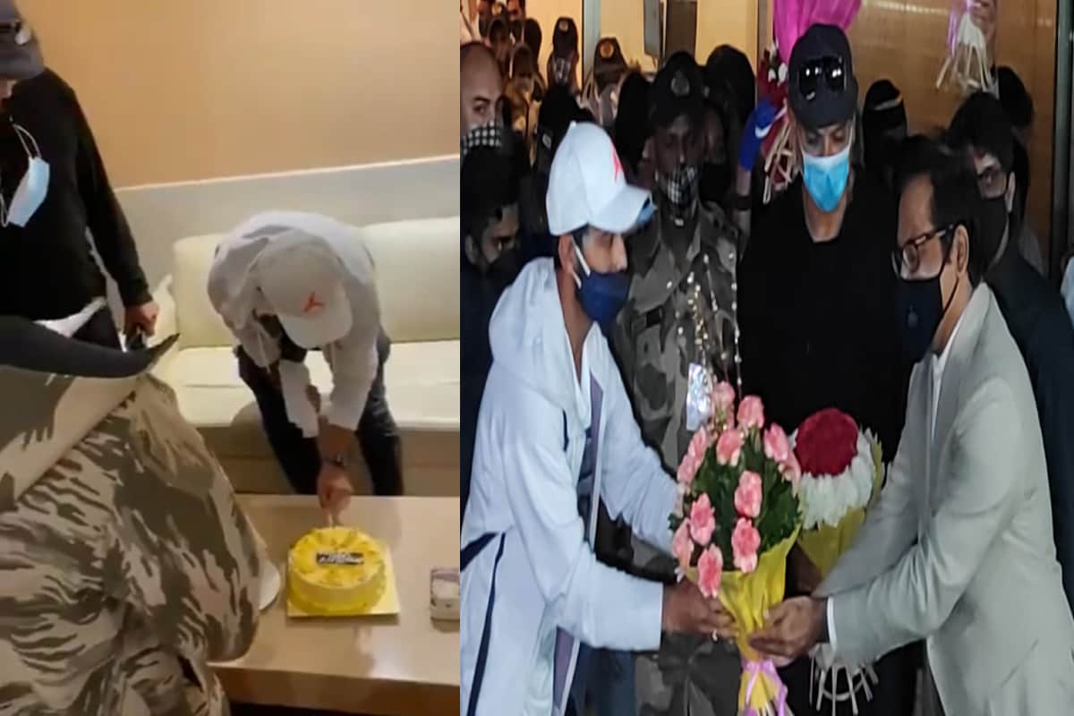 बिल्डिंगमध्ये झालेल्या सेलिब्रेशनच्या आधी मुंबई विमानतळावरही अजिंक्य रहाणे आणि टीम इंडियाच्या खेळाडूंचं स्वागत करण्यात आलं. बिल्डिंगमध्ये झालेल्या सेलिब्रेशनच्या आधी मुंबई विमानतळावरही अजिंक्य रहाणे आणि टीम इंडियाच्या खेळाडूंचं स्वागत करण्यात आलं.