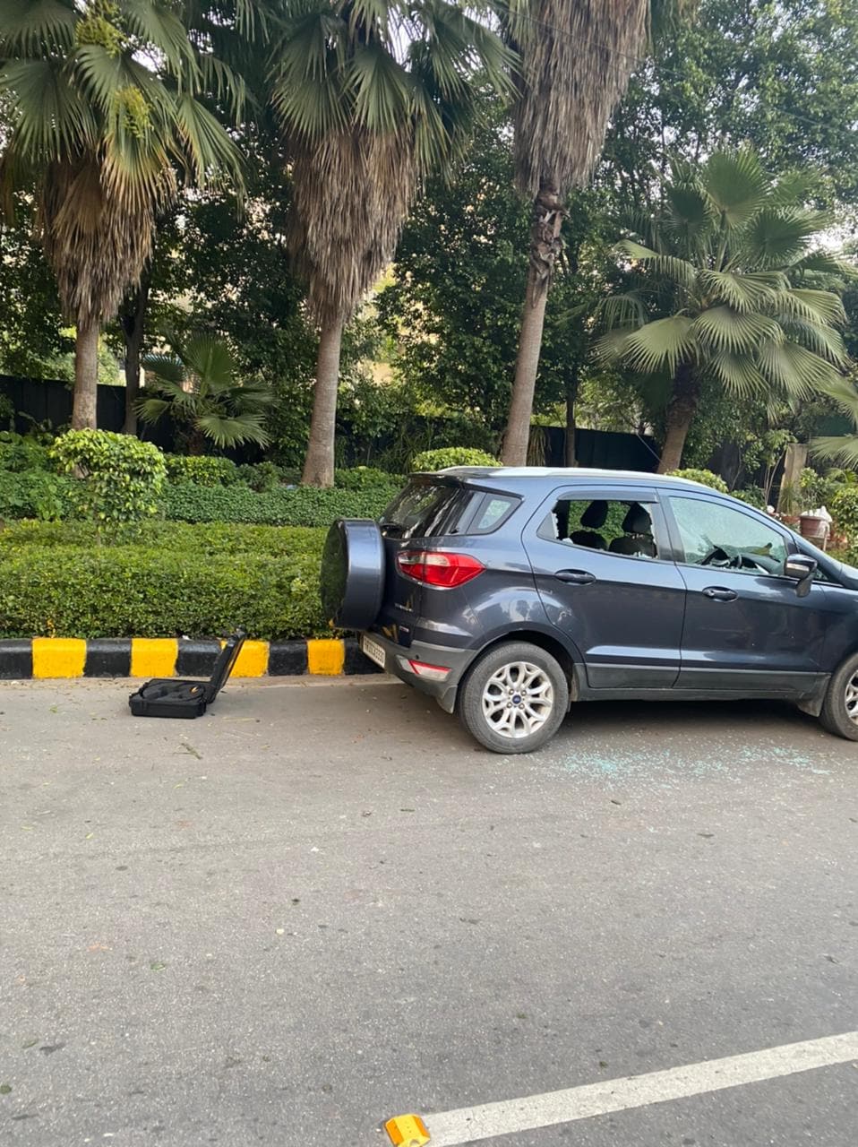 याठिकाणी सापडलेल्या काही वस्तूंची पाहणी केली जात आहे. शिवाय परिसरात काही संशयास्पद हालचाली झाल्या होत्या का याचीही चौकशी केली जात आहे याठिकाणी सापडलेल्या काही वस्तूंची पाहणी केली जात आहे. शिवाय परिसरात काही संशयास्पद हालचाली झाल्या होत्या का याचीही चौकशी केली जात आहे