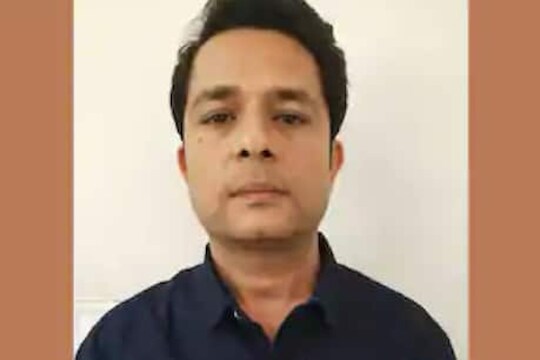 धोकेबाज नवरा करणार होता तिसरं लग्न, बायकोच्या सतर्कतेमुळे हातात पडल्या बेड्या!