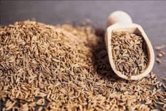 वाढत्या वजनाला रोखण्यासाठी जिरे ठरतील प्रभावी, जाणून घ्या 5 कारणं