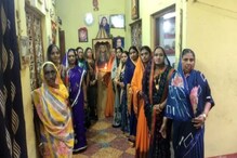 11 सुनांनी बांधलं सासूचं मंदिर; सोन्यानं मढवली तिची मूर्ती, दररोज करतात आरती 11 सुनांनी बांधलं सासूचं मंदिर; सोन्यानं मढवली तिची मूर्ती, दररोज करतात आरती