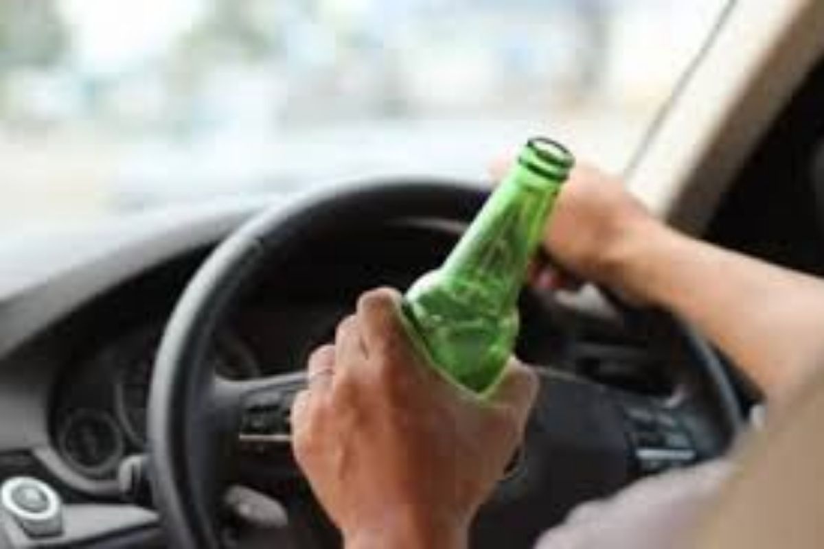 पाणी कमी पिणं,मद्यपान आणि व्यायाम न केल्याने बद्धकोष्ठतेची समस्या मोठ्या प्रमाणात वाढू शकते.