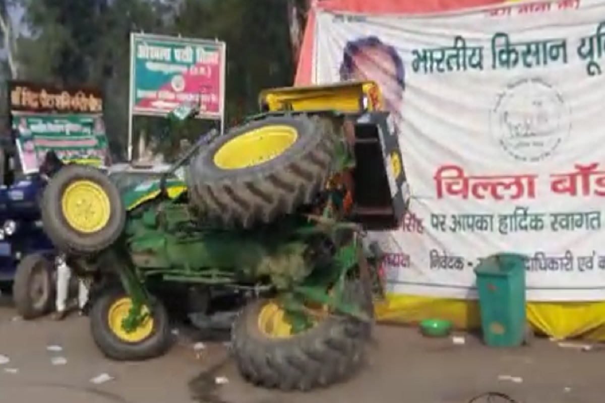 शेतकऱ्याला ट्रॅक्टरवर स्टंट करणं पडलं महागात, आंदोलनादरम्यान अपघाताचा LIVE VIDEO आला समोर