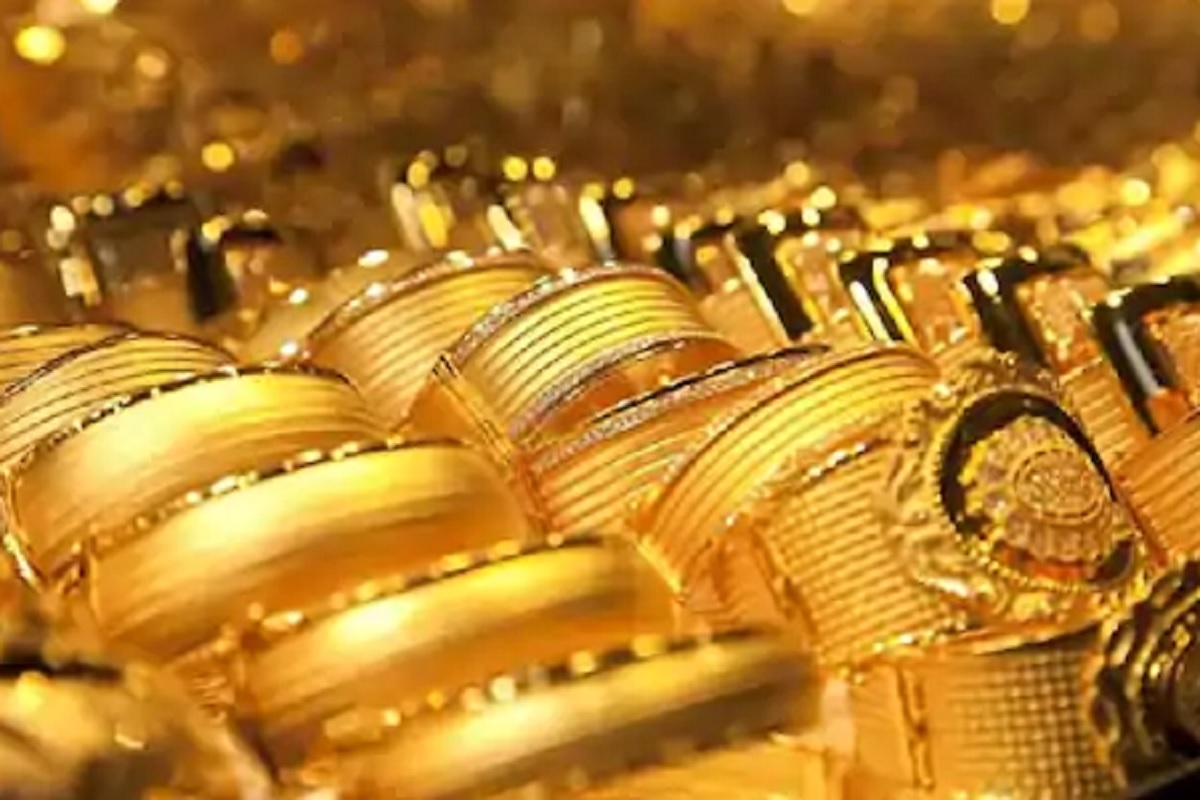 Gold Price Today: सोने दरात घसरण, चांदी वधारली; जाणून घ्या काय आहे आजचा भाव