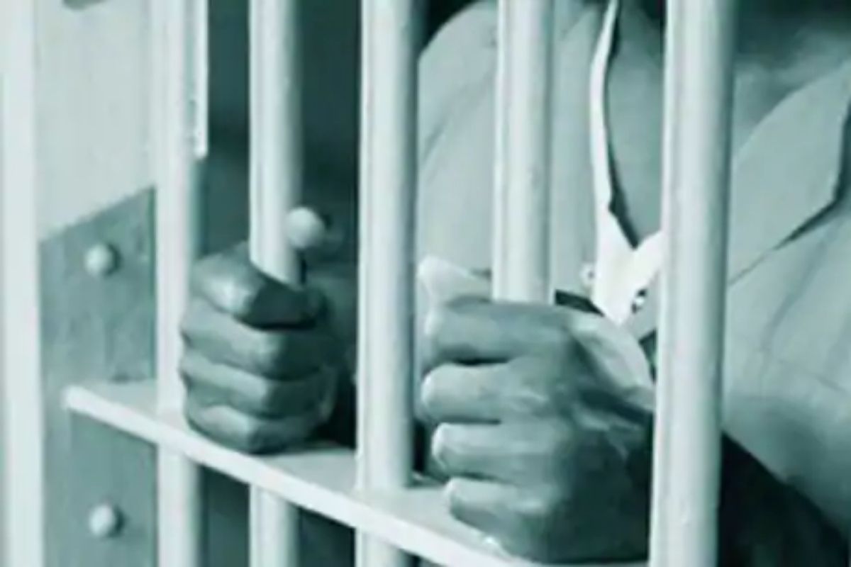 धक्कादायक! न्यायालयातच पत्नीवर तलवारीने सपासप वार; आरोपी पतीला जन्मठेप