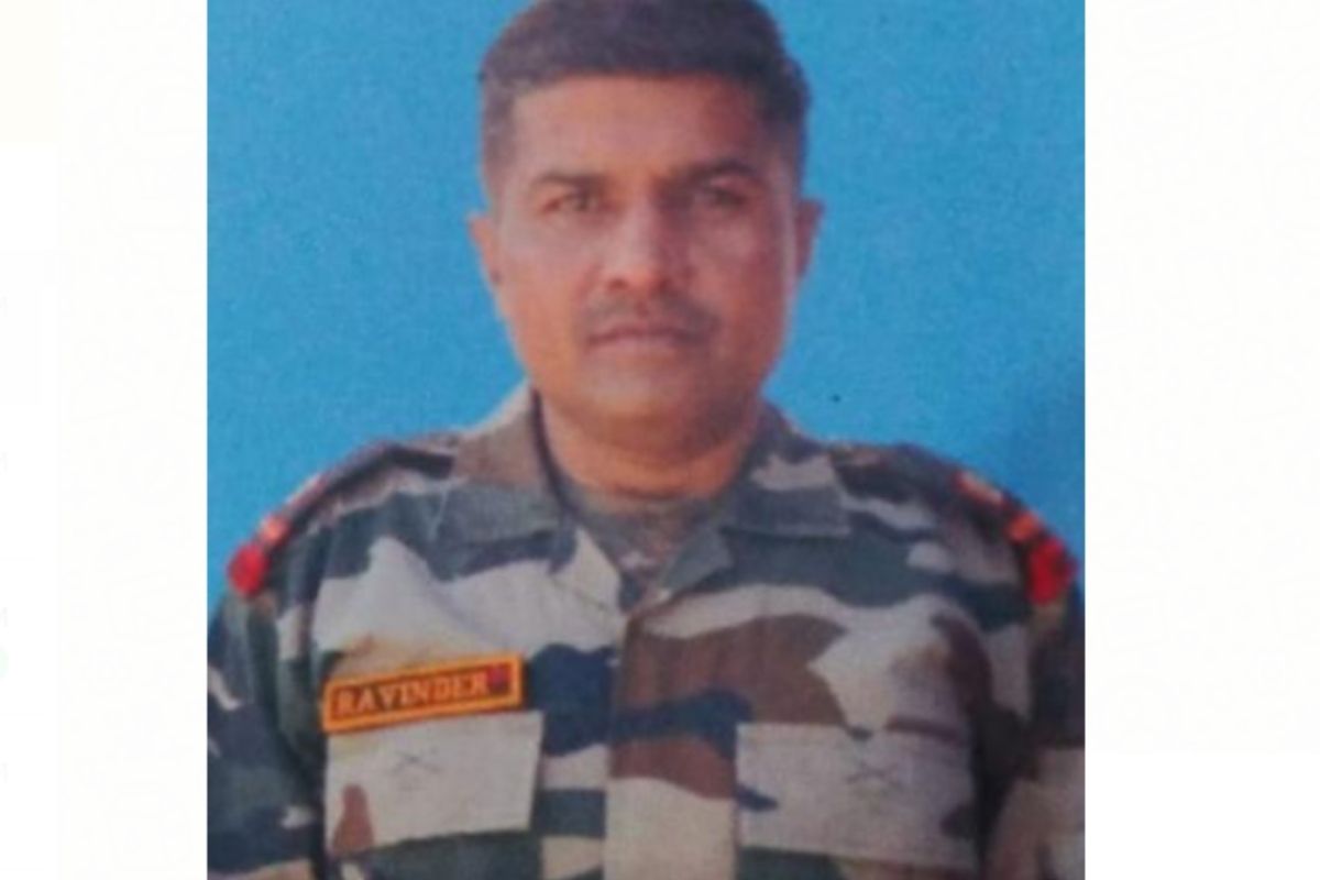 नववर्षाच्या पहिल्या दिवशी पाककडून सीमेवर गोळीबार; शत्रूला प्रत्युत्तर देताना एका जवान शहीद