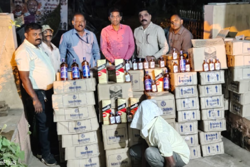 गोवा बनावटीच्या दारूचा अवैध साठा, छापेमारीनंतर मोठी कारवाई