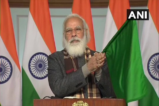 PM मोदींनी एकाच वेळी 8 गाड्यांना दाखवला हिरवा झेंडा, रेल्वे नेटवर्कशी जोडला गेला Statue of Unity