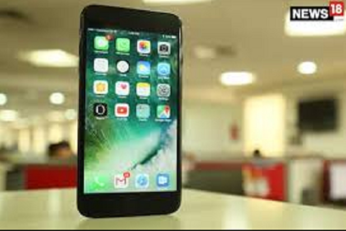 मोबाईलमध्ये हे Apps असल्यास लगेच डिलीट करा; फोन हॅक होण्याची शक्यता