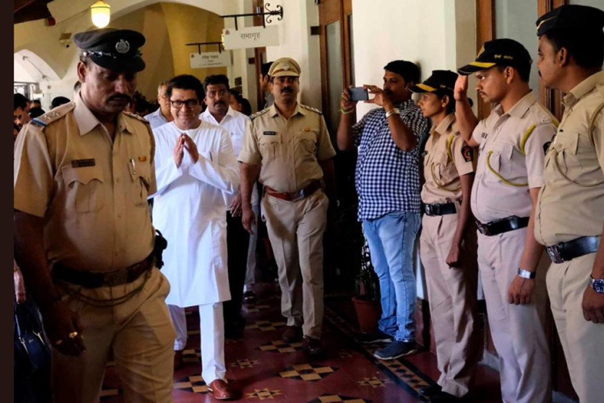 राज ठाकरे यांचीही काढली झेड सुरक्षा, वाचा काय आहे ठाकरे सरकारचा निर्णय?