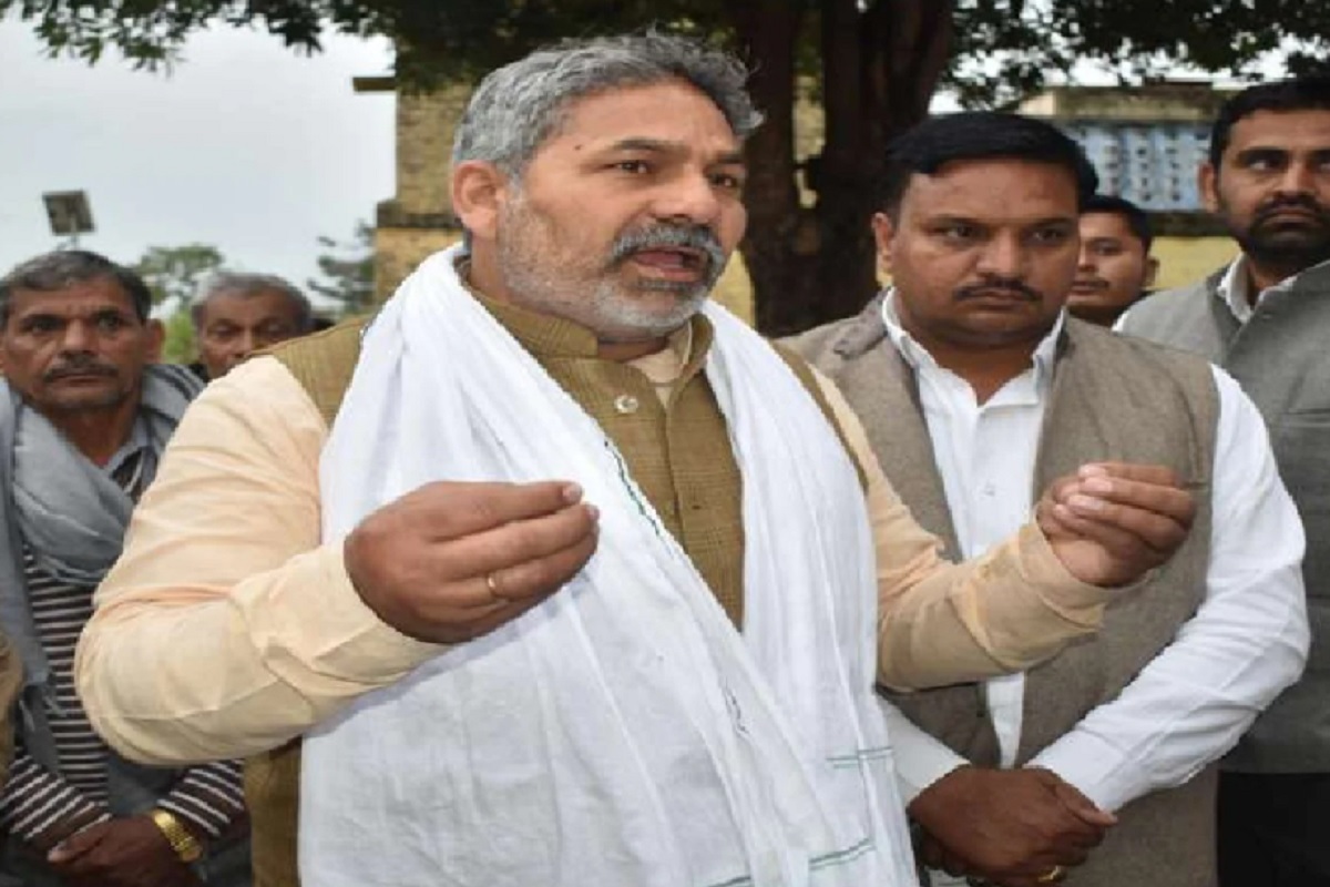 त्याला आधी ताब्यात घ्या, शेतकरी नेते राकेश टिकैत यांचा पंतप्रधानांवर पलटवार