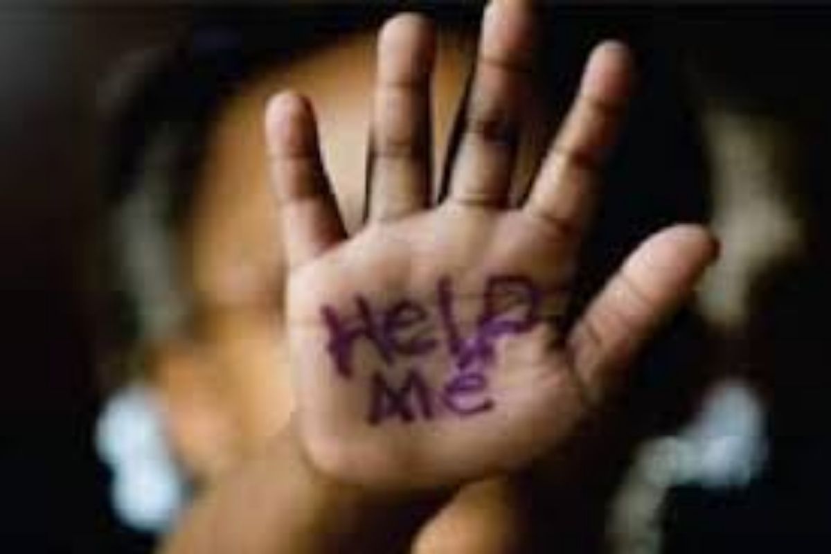 लग्नाच्या एक महिन्यातच सासरच्यांनी दाखवला रंग; अमानुष छळ केल्यानं विवाहितेचा मृत्यू