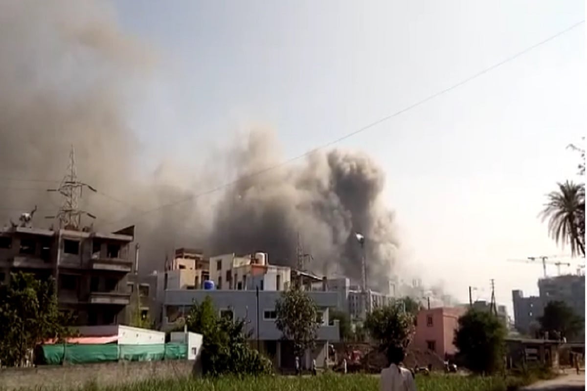 सीरम इन्स्टिट्यूटच्या बीसीजी लशीचा प्लांट असलेल्या इमारतीमध्ये आग लागली आहे. पंतप्रधान नरेंद्र मोदी यांनी सिरम इन्स्टिट्यूट ला भेट दिली होती त्याच इमारतीत ही आग लागलेली आहे सीरम इन्स्टिट्यूटच्या बीसीजी लशीचा प्लांट असलेल्या इमारतीमध्ये आग लागली आहे. पंतप्रधान नरेंद्र मोदी यांनी सिरम इन्स्टिट्यूट ला भेट दिली होती त्याच इमारतीत ही आग लागलेली आहे