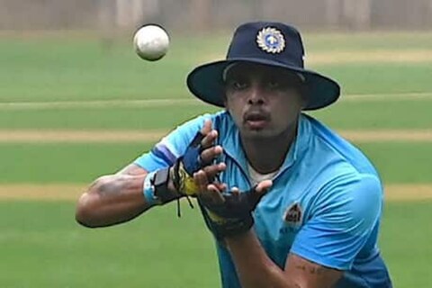 आयपीएलच्या लिलावात (IPL Auction 2021) एस.श्रीसंत (S. Sreesanth) याच्यावर कोणत्याच टीमने बोली लावली नाही, त्यामुळे त्याचं आयपीएलमध्ये पुनरागमन करण्याचं स्वप्न भंगलं आहे. आयपीएल लिलावात बोली न लावणाऱ्या या टीमना श्रीसंतने त्याच्या कामगिरीतूनच प्रत्युत्तर दिलं आहे. 