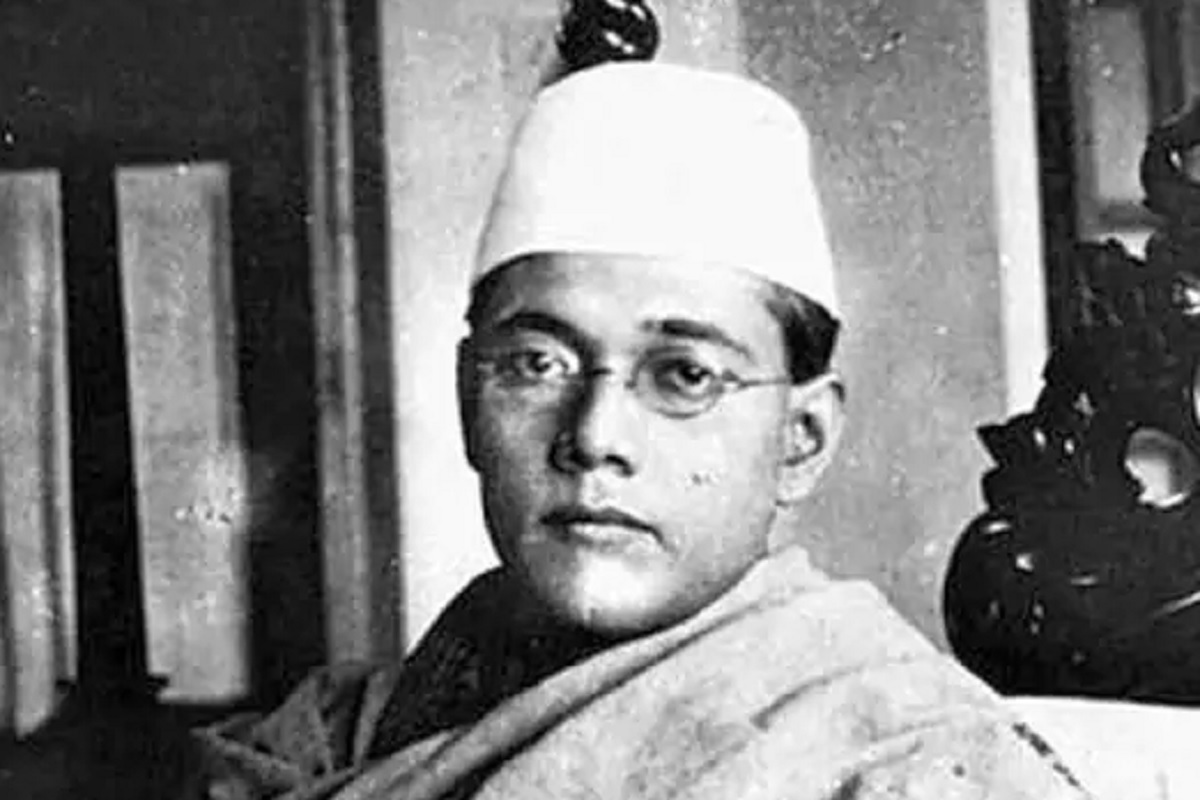 नेताजी सुभाषचंद्र बोस यांनी इंग्रजांविरोधात लढण्यासाठी दुसऱ्या महायुद्धाच्या वेळी जपानच्या सहकार्याने ‘आझाद हिंद सेना’ स्थापन केली. त्यांनी ‘जय हिंद’चा नारा दिला होता. आजही त्यांचे विचार तरुणांना प्रेरणा देतात. 