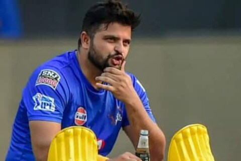 क्रिकेटपटू सुरेश रैना (Suresh Raina) आयपीएल (IPL 2020) च्या 13व्या मोसमासाठी चेन्नई सुपर किंग्ज (Chennai Super Kings) कडून खेळण्यासाठी युएईला गेला होता, मात्र टीममधील काही सदस्यांना कोरोनाची लागण झाल्याचं आढळल्यानं तो अचानक सामने सुरू होण्यापूर्वीच भारतात निघून आला होता. 