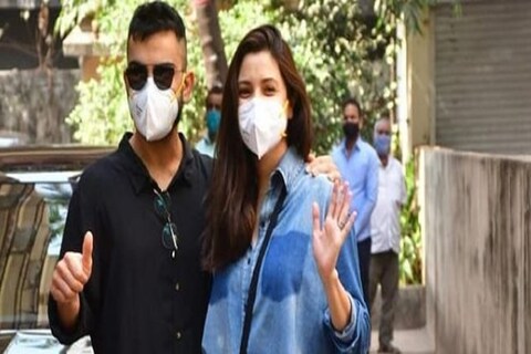 विराट-अनुष्का त्यांच्या मुलीच्या जन्मानंतर जवळपास 10 दिवसांनी सार्वजनिकरित्या दिसले. Viral Bhayani ने सोशल मीडिया इन्स्टाग्रामवर विरुष्काचे काही फोटो आणि व्हिडीओ शेअर केले आहेत. 