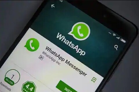 इन्स्टंट मेसेसिंग अ‍ॅप WhatsApp ने आपल्या टर्म्स आणि प्रायव्हसी पॉलिसी अपडेट केल्या आहेत. याबाबतचं नोटिफिकेशन भारतात मंगळवारपासून युजर्सला देण्यात येत आहे. 