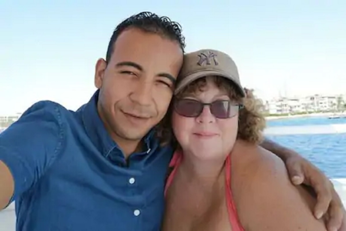 कमी वयाच्या तरुणाच्या प्रेमात पडली महिला; असं सत्य समोर आलं की बसला मोठा धक्का