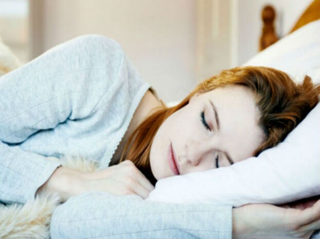 अपुऱ्या झोपेमुळे महिलांमध्ये वजन वाढण्याची समस्या दिसून येते.