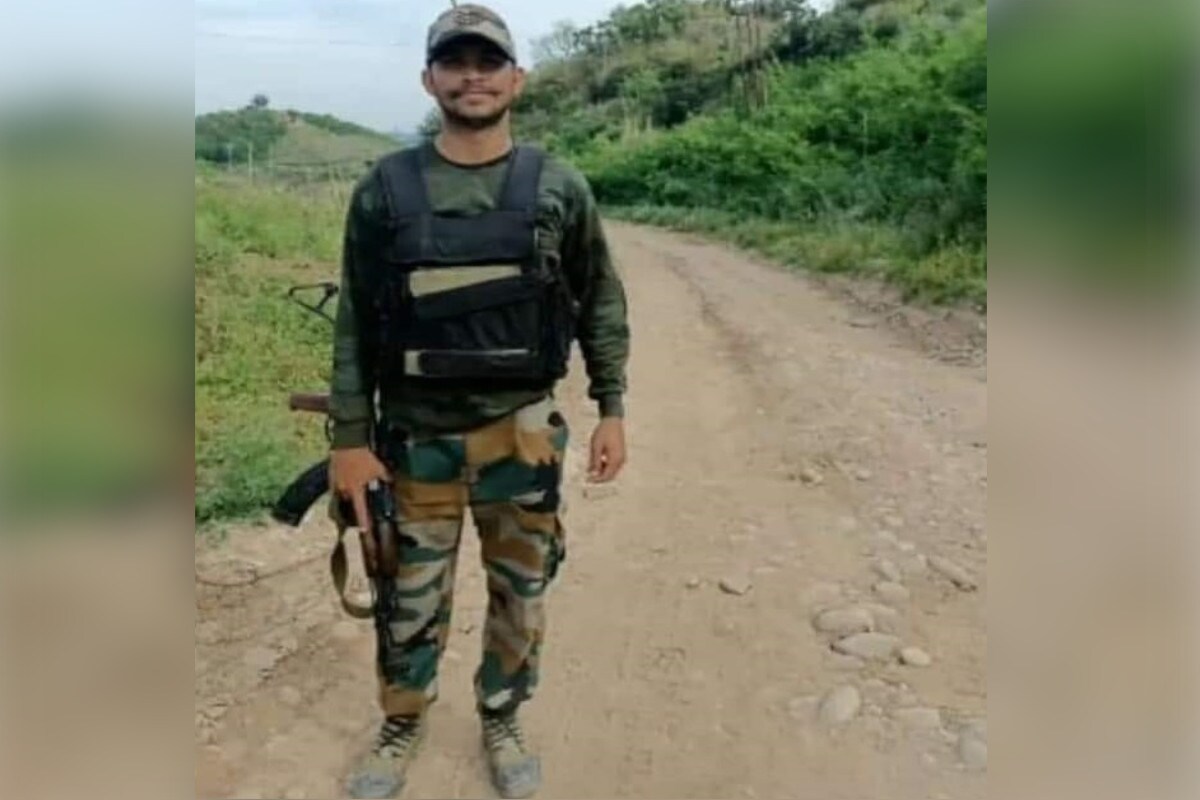 जवान लक्ष्मण जोधपुरमधील बिलाडा भागातील खेजडला गावातील राहणारे होते. जम्मू-कश्मीरनध्ये पाकिस्तानकडून राजौरी सेक्टरमध्ये केलेल्या शस्त्रसंधी उल्लंघनात झालेल्या गोळीबारीत लक्ष्मण जखमी झाले होते. त्यांना सैन्याच्या रुग्णालयात हलविण्यात आले होते. तेथे त्यांच्यावर उपचार सुरू होता. मात्र त्यांना वाचवता आलं नाही. जवान लक्ष्मण जोधपुरमधील बिलाडा भागातील खेजडला गावातील राहणारे होते. जम्मू-कश्मीरनध्ये पाकिस्तानकडून राजौरी सेक्टरमध्ये केलेल्या शस्त्रसंधी उल्लंघनात झालेल्या गोळीबारीत लक्ष्मण जखमी झाले होते. त्यांना सैन्याच्या रुग्णालयात हलविण्यात आले होते. तेथे त्यांच्यावर उपचार सुरू होता. मात्र त्यांना वाचवता आलं नाही.