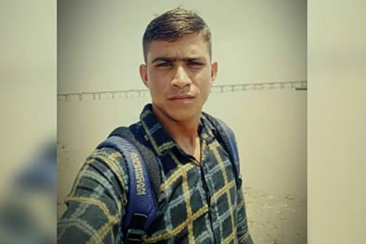 संरक्षण विभागाच्या प्रवक्त्यांनी सांगितलं की, पाक सैन्याने राजोरी जिल्ह्यातील सुंदरबनी सेक्टरमध्ये शस्त्रसंधीचं उल्लंघन केलं होतं. या गोळीबारात 21 वर्षीय लक्ष्मण गंभीर स्वरुपात जखमी झाला होता. या वर्षी नियंत्रण रेषेवर पाकद्वारा शस्त्रसंधीच उल्लंघन केल्याच्या घटनेत लक्ष्मण शहीद होणारे चौथे जवान आहेत. संरक्षण विभागाच्या प्रवक्त्यांनी सांगितलं की, पाक सैन्याने राजोरी जिल्ह्यातील सुंदरबनी सेक्टरमध्ये शस्त्रसंधीचं उल्लंघन केलं होतं. या गोळीबारात 21 वर्षीय लक्ष्मण गंभीर स्वरुपात जखमी झाला होता. या वर्षी नियंत्रण रेषेवर पाकद्वारा शस्त्रसंधीच उल्लंघन केल्याच्या घटनेत लक्ष्मण शहीद होणारे चौथे जवान आहेत.