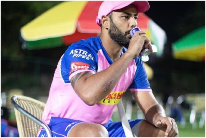 भारतीय क्रिकेटपटू रॉजर बिनी यांचा मुलगा स्टुअर्ट बिनी आयपीएलमध्ये खेळला. 2014 सालच्या लिलावाआधी स्टुअर्ट बिनीला राजस्थान रॉयल्सने रिटेन केलं होतं. आयपीएलमध्ये स्टुअर्ट राजस्थान, मुंबई आणि बँगलोरकडून खेळला. या स्पर्धेत त्याने आतापर्यंत 880 रन केले आणि 22 विकेट घेतल्या. 2020 सालच्या लिलावात त्याला कोणीही विकत घेतलं नाही. यावर्षी कोणीतरी बोली लावेल, अशी स्टुअर्ट बिनीची अपेक्षा आहे. (Stuart Binny/Instagram)