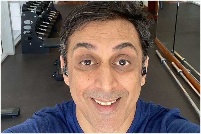 आयसीसीच्या हॉल ऑफ फेममध्ये स्थान पटकावलेले भारताचे महान क्रिकेटपटू सुनील गावसकर यांचा मुलगा रोहन गावसकरही आयपीएलमध्ये खेळला. 2009 सालच्या आयपीएलमध्ये रोहन कोलकात्याच्या टीममध्ये होता. केकेआरने त्याला फक्त 2 मॅचमध्येच खेळण्याची संधी दिली. आता रोहन गावसकर कॉमेंट्री करताना दिसतो. रोहनने भारताकडून 2004 साली 11 वनडेही खेळल्या. (Rohan Gavaskar/Instagram)