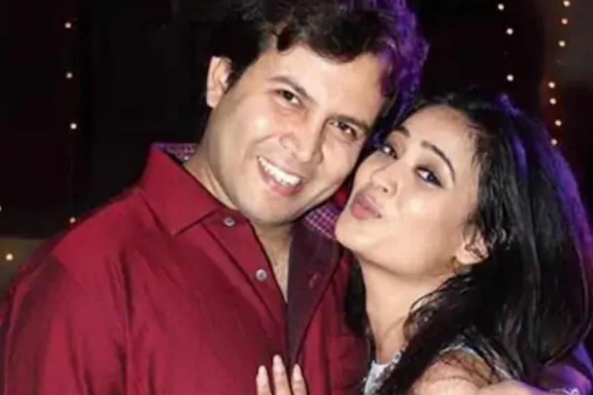 याबाबत बोलताना अभिनवने सांगितलं की, 12 नोव्हेंबर 2020 पासून मी माझ्या मुलाला भेटू शकलो नाही. सतत प्रयत्न करत आहे, पण श्वेता हे होऊ देत नाही. अखेर मला कोर्टात धाव घ्यावी लागली आहे. याबाबत बोलताना अभिनवने सांगितलं की, 12 नोव्हेंबर 2020 पासून मी माझ्या मुलाला भेटू शकलो नाही. सतत प्रयत्न करत आहे, पण श्वेता हे होऊ देत नाही. अखेर मला कोर्टात धाव घ्यावी लागली आहे.