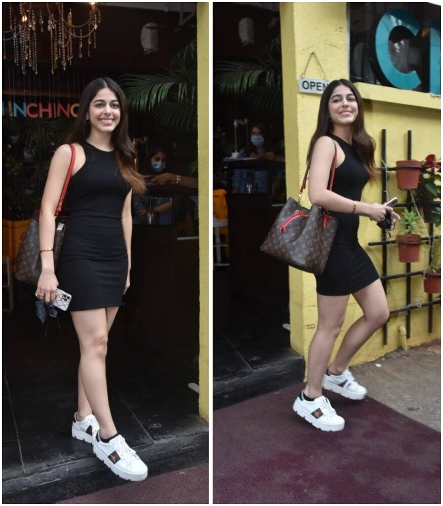 अलायाने ऐश्वर्य ठाकरे, स्मिता ठाकरे यांच्यासोबत रेस्टॉरंटमध्ये वेळ घालवल्यानंतर बाहेर पडताना तिची ही छबी टिपली आहे. अलायाने ऐश्वर्य ठाकरे, स्मिता ठाकरे यांच्यासोबत रेस्टॉरंटमध्ये वेळ घालवल्यानंतर बाहेर पडताना तिची ही छबी टिपली आहे.