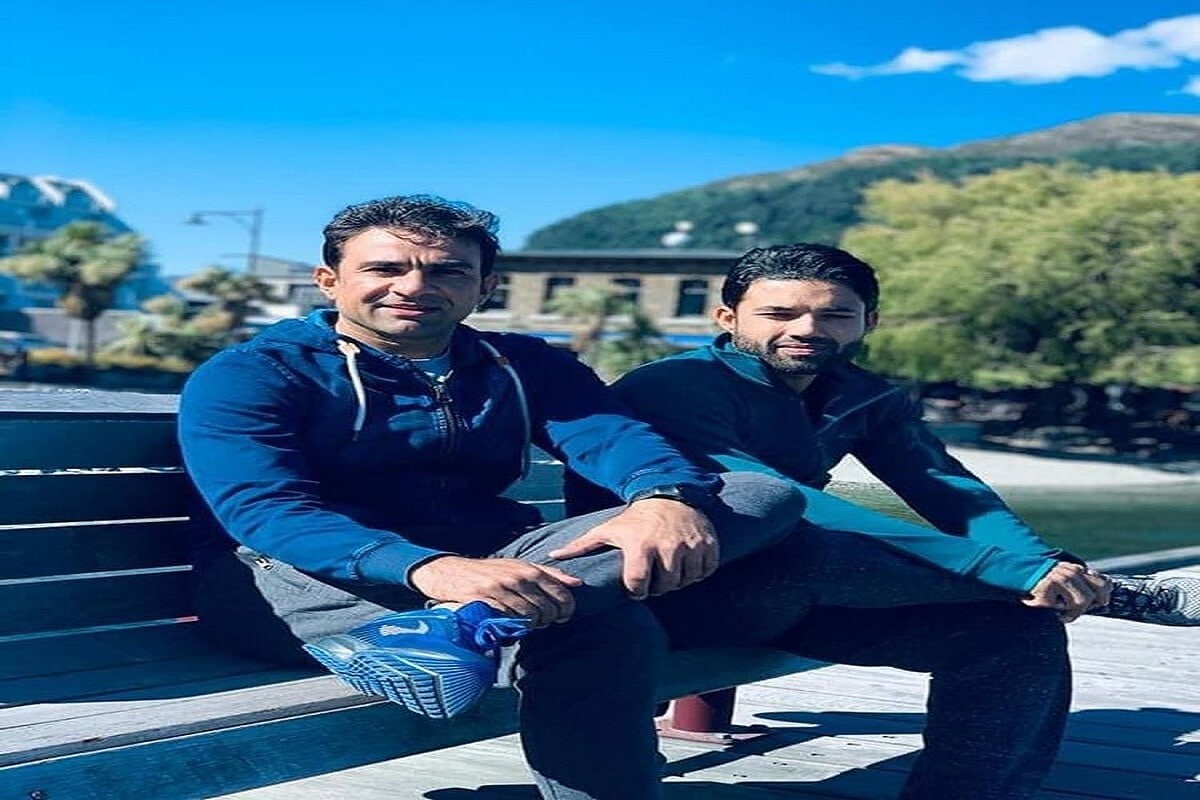 शनिवारी पेशावर जाल्मीविरुद्धच्या सामन्यात इस्लामाबाद युनायटेडचा फलंदाज इफ्तिखार अहमद याच्या वयावरून न्यूझिलंडच्या दोन दिग्गज खेळाडूंनी प्रश्नचिन्ह उपस्थित केलं आहे. पीएसएलमध्ये कॉमेंट्री करणारे डॅनी मॉरिसन ( Danny Morrison) आणि सायमन डूल (Simon Doull)यांनी इफ्तिखारच्या वयावर मजेदार टिप्पणी करत खिल्ली उडवली आहे. (फोटो-इफ्तिखार अहमद इन्स्टाग्राम) शनिवारी पेशावर जाल्मीविरुद्धच्या सामन्यात इस्लामाबाद युनायटेडचा फलंदाज इफ्तिखार अहमद याच्या वयावरून न्यूझिलंडच्या दोन दिग्गज खेळाडूंनी प्रश्नचिन्ह उपस्थित केलं आहे. पीएसएलमध्ये कॉमेंट्री करणारे डॅनी मॉरिसन ( Danny Morrison) आणि सायमन डूल (Simon Doull)यांनी इफ्तिखारच्या वयावर मजेदार टिप्पणी करत खिल्ली उडवली आहे. (फोटो-इफ्तिखार अहमद इन्स्टाग्राम)