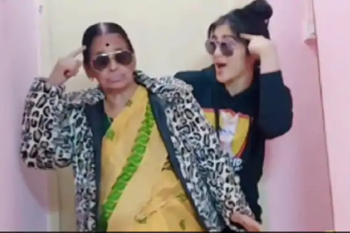 कोरोनामुळे आता जिममध्ये किंवा बागेत फिरायला जाता येत नाही. या परिस्थितीत,मूड चांगला ठेवणं कठीण झालंय. त्यामुळे मूड खराब झाला असेल तर, गाण ऐका किंवा डान्स करा.