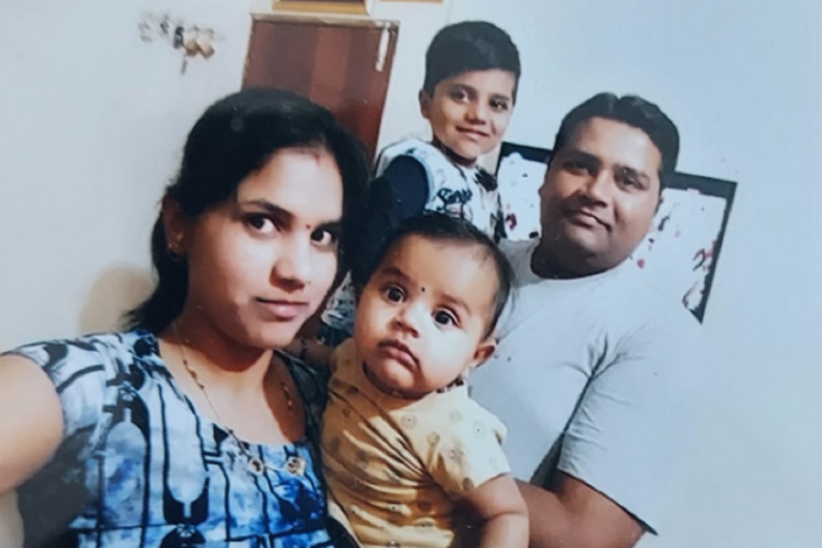 धक्कादायक! आईच्या हत्येनंतर 2 लेकरं मृतदेहाशेजारीच खेळत राहिली, बाप फरार