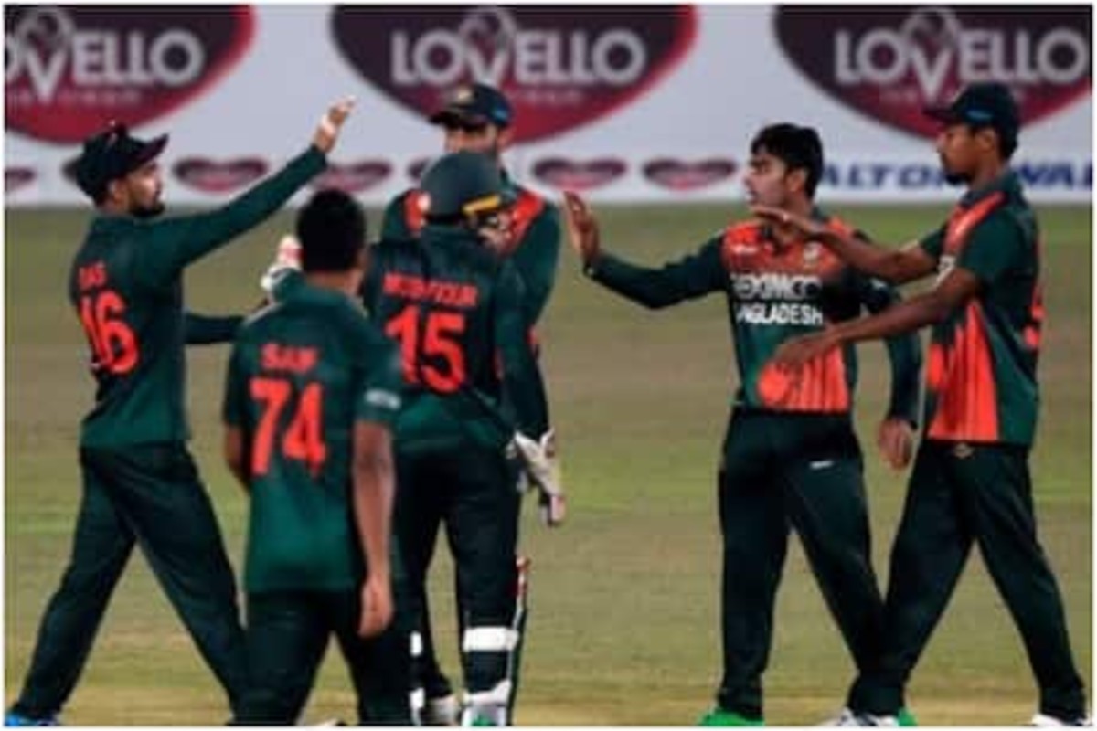 Corona Vaccine : ‘ही’ ठरली लसीकरण झालेली जगातील पहिली क्रिकेट टीम!