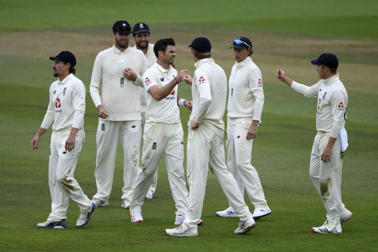 ENG vs NZ : न्यूझीलंडविरुद्धच्या टेस्टआधी इंग्लंडला धक्का, शोधावा लागणार नवा कर्णधार?