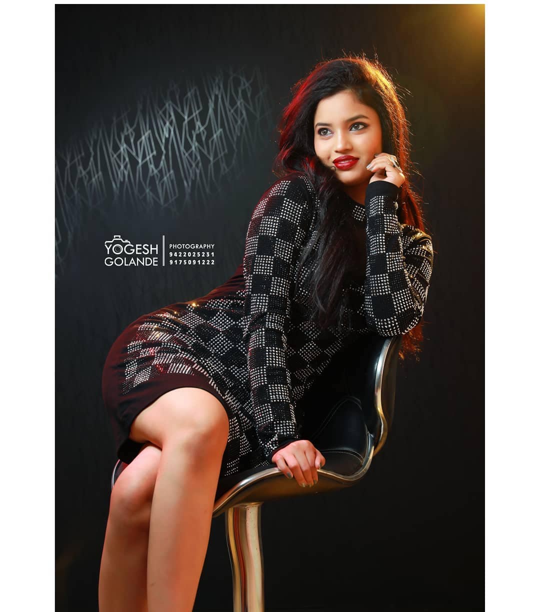 अखेर नागराज यांनी तिच्या आई-वडिलांना समजवल्यानंतर तिनं चित्रपटात काम करण्यासाठी होकार दिला. (फोटो सौजन्य इन्स्टाग्राम) अखेर नागराज यांनी तिच्या आई-वडिलांना समजवल्यानंतर तिनं चित्रपटात काम करण्यासाठी होकार दिला. (फोटो सौजन्य इन्स्टाग्राम)