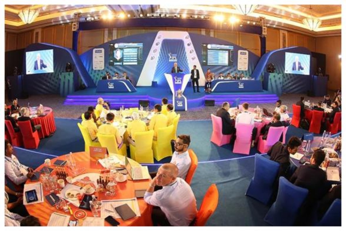 IPL Auction 2021: लिलावाच्या काही तासांपूर्वी CSK च्या 'या' माजी खेळाडूची माघार!