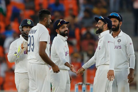 भारत आणि इंग्लंड (India vs England) यांच्यातल्या तिसऱ्या टेस्टचा निकाल दुसऱ्याच दिवशी लागला आहे. अहमदाबादच्या नरेंद्र मोदी स्टेडियममध्ये झालेल्या या मॅचमध्ये भारताचा दणदणीत विजय झाला आहे. 