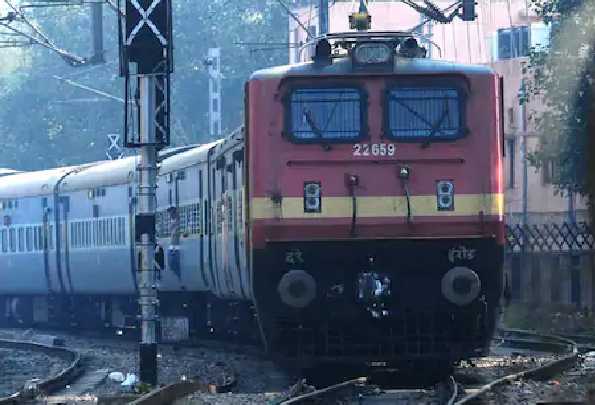 1 एप्रिलपासून सर्व ट्रेन्स सुरू होणार? रेल्वे प्रशासनानं नेमकं काय सांगितलं वाचा सत्य