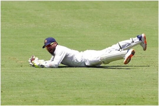 IND vs ENG : रोहित शर्मानं भर मैदानात लगावली ऋषभ पंतला थप्पड, पाहा VIDEO