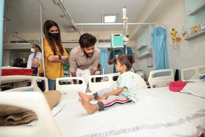 टाटा मेमोरिअल हॉस्पिटलमध्ये अनेक कर्करोगग्रस्त लहान मुलांचे उपचार सुरु आहेत.