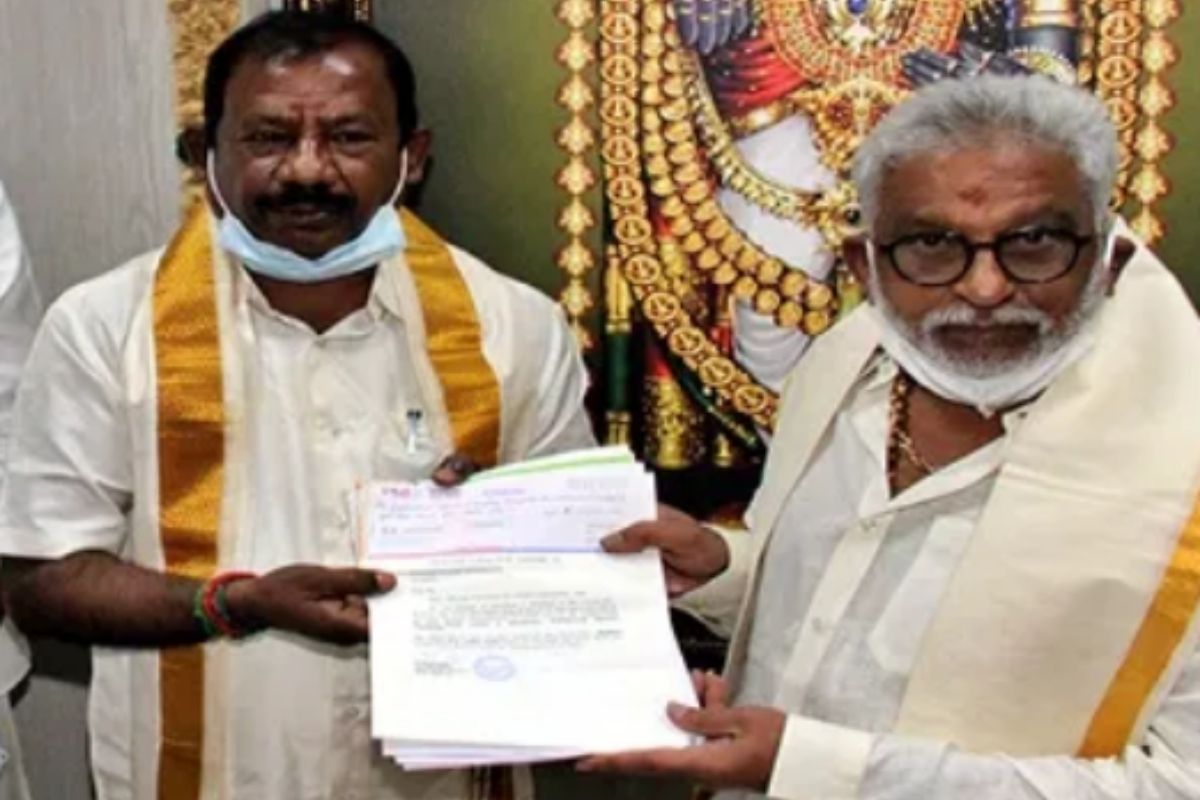 मंदिर उभारणीसाठी या भाविकाकडून तब्बल 20 कोटींचं दान; देशात हिंदू धर्माच्या प्रसारासाठी कटिबद्ध