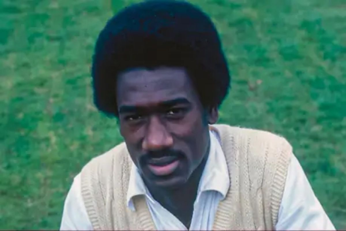 क्रिकेट विश्वातून दुःखद बातमी; माजी वेगवान गोलंदाजाचं रस्ते अपघातात निधन