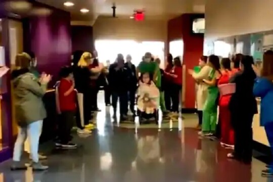 तब्बल 9 महिने दिली झुंज; अवघ्या 4 वर्षांच्या चिमुरडीनं अखेर कोरोनाला हरवलंच