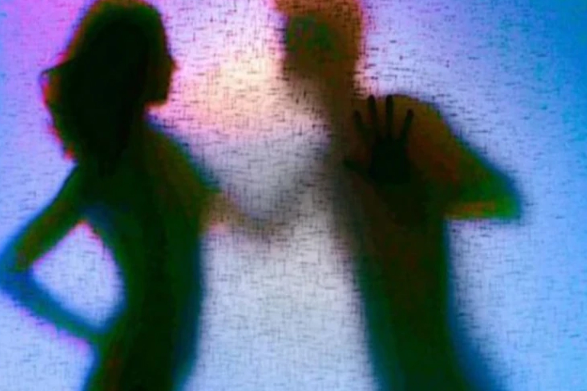 ज्वेलर्सला हनी ट्रॅप करणे पडले भारी, 2 महिलांची 'वरात' निघाली पोलिसांच्या दारी