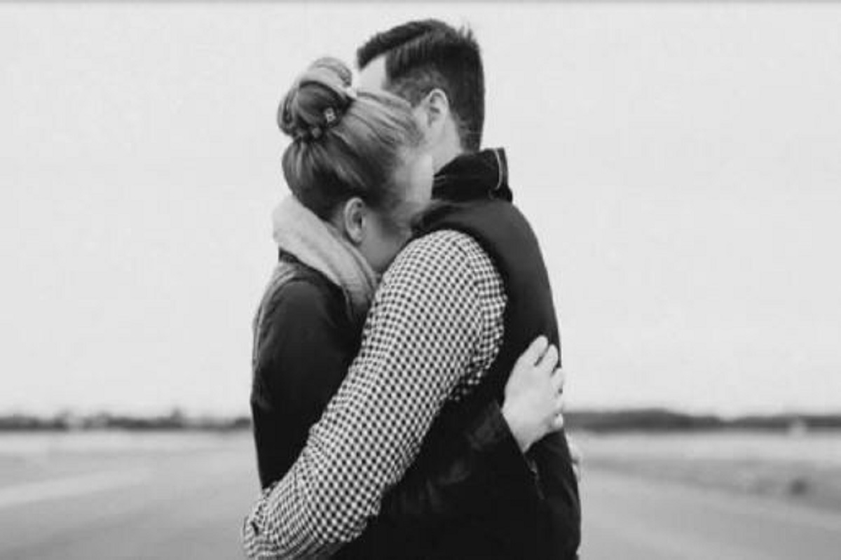 मिठी मारणं ही लैंगिक प्रवृत्ती असते का?