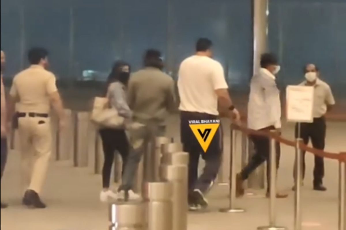 मुलीला निरोप द्यायला किंग खान पोहोचला मुंबई विमानतळावर; अनोख्या लुकमुळे चाहत्यांमध्ये चर्चा, पाहा VIDEO