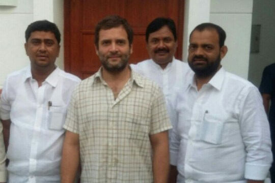 काँग्रेसला धक्का, कार्यकर्त्यांसह माजी आमदाराने नाना पटोले यांच्याकडे पाठवला राजीनामा