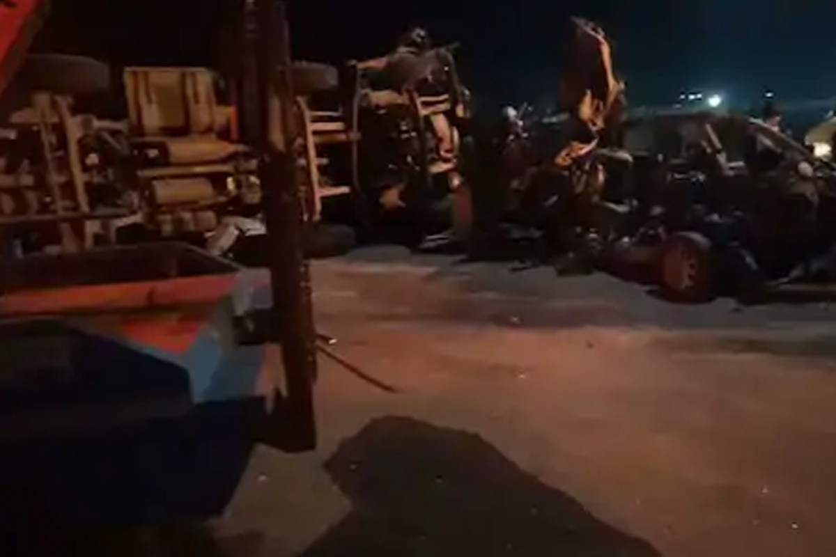 यमुना एक्स्प्रेस वेवर भीषण अपघात, डिझेल टँकर इनोव्हा कारवर उलटला, 7 ठार